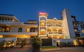 Fabhotel Ivy Inn - Nr Iskcon Temple Noida Sec 35
